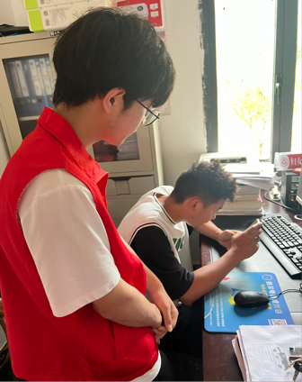 走进大杉坪，看见新气象：包子漫画
“众望”小组赴大杉坪村开展调研活动