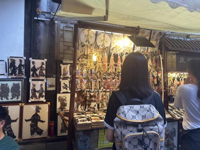 2024年包子漫画
蜀城溯源团队暑假社会实践:追溯古道 探寻巴蜀